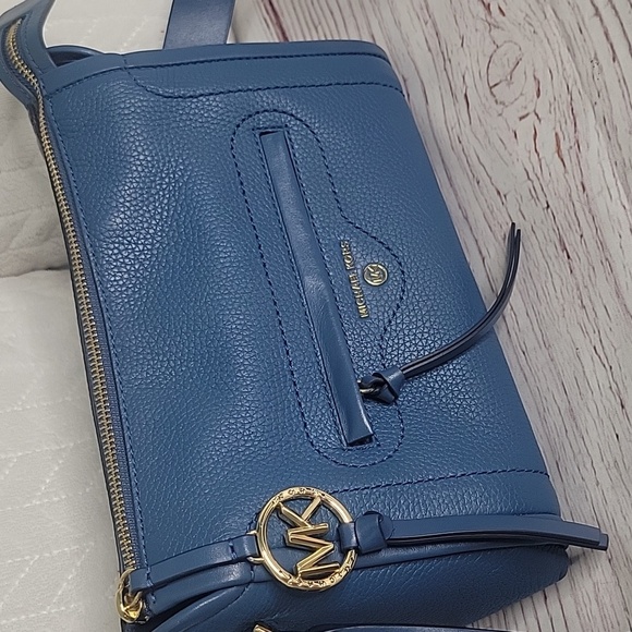 MICHAEL KORS Carine Leather Crossbody Bag in Chambray Blue - Picture 5 of 12